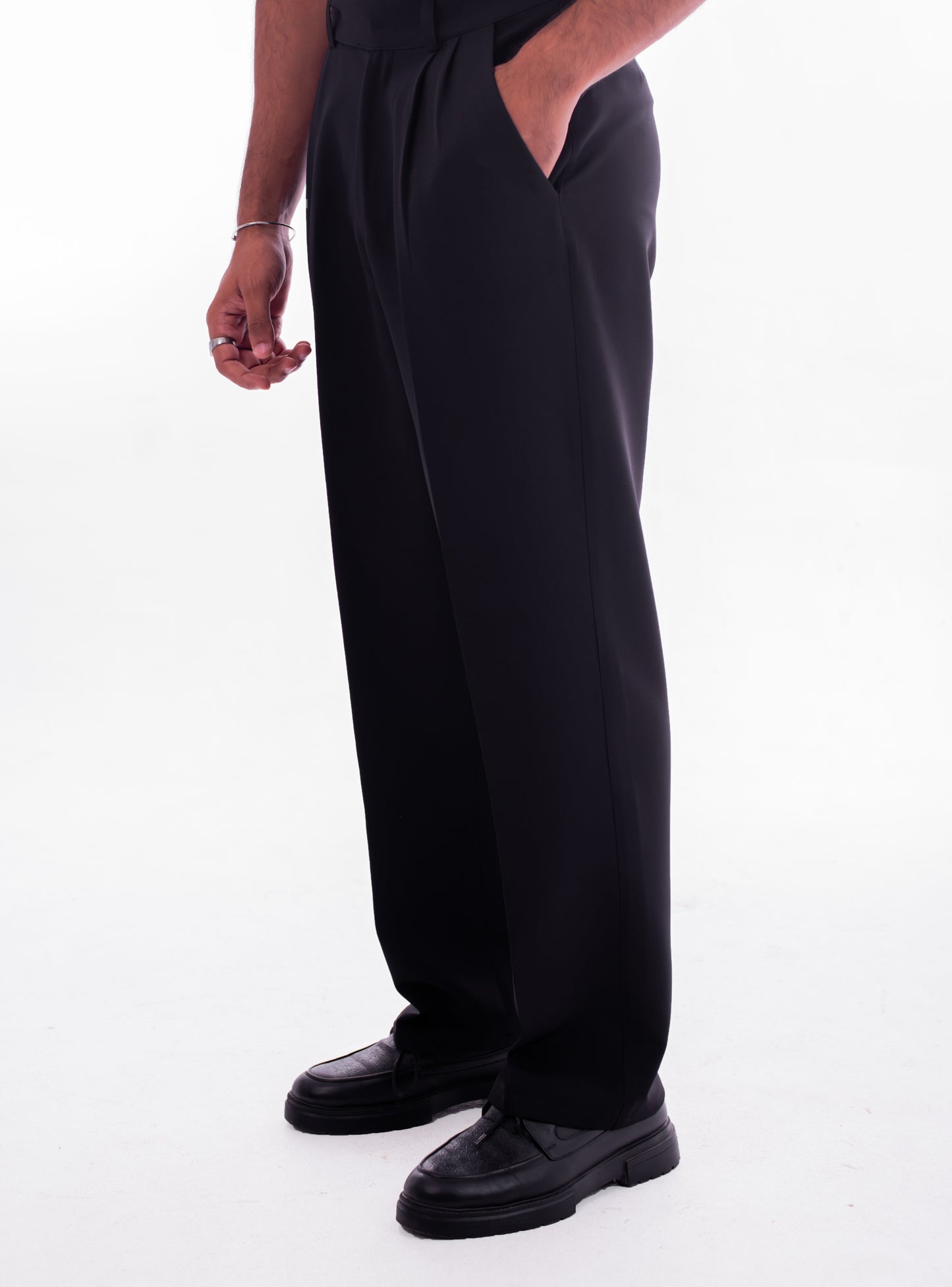 LOOSE FIT TAILORED TROUSERS