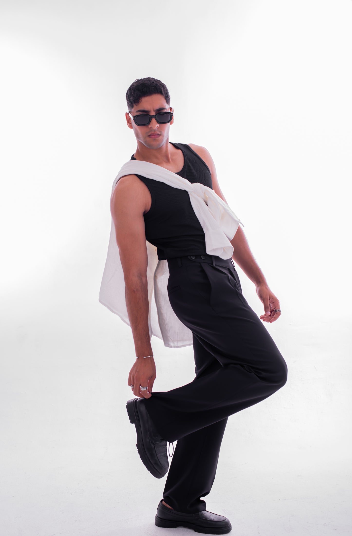 LOOSE FIT TAILORED TROUSERS