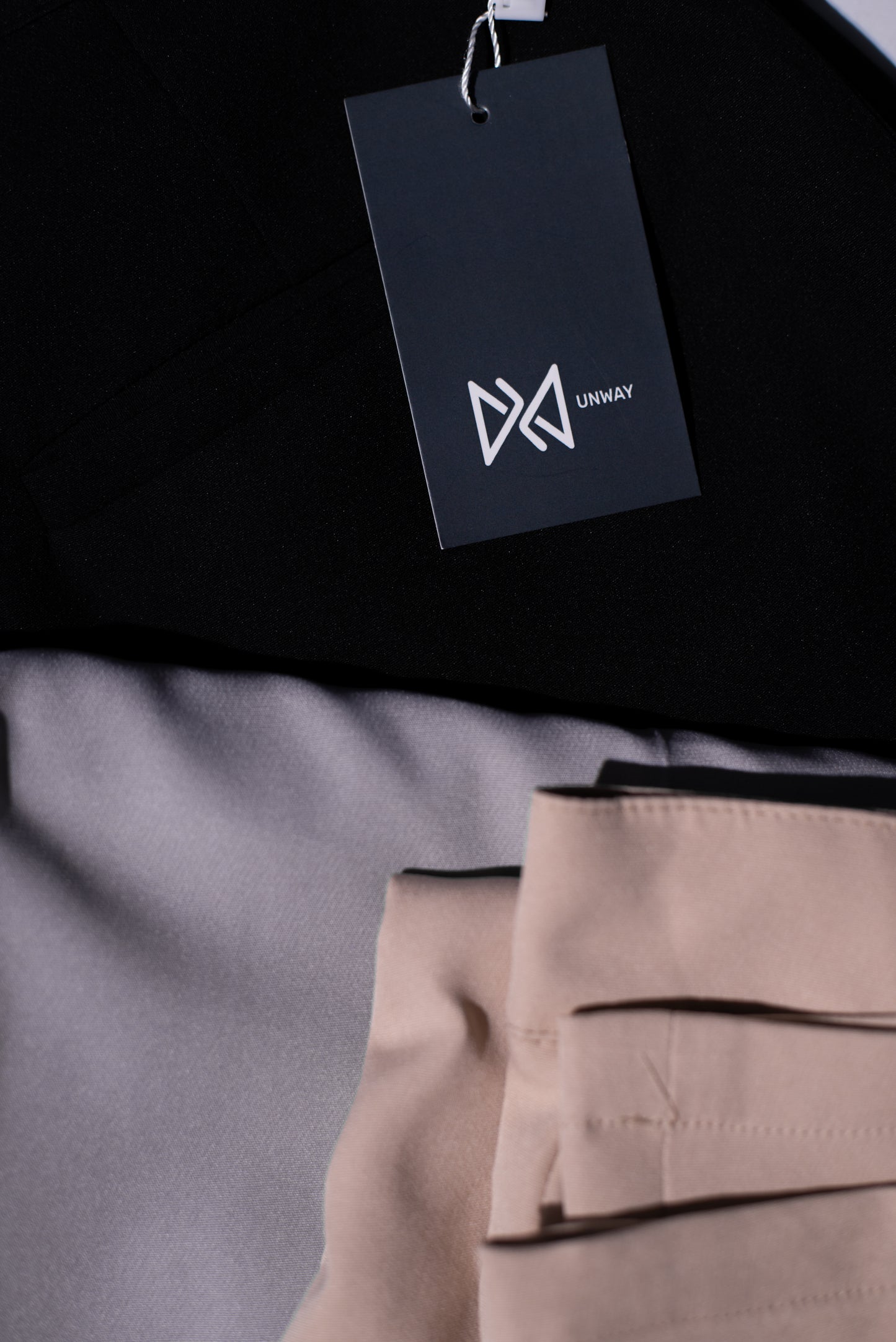 LOOSE FIT TAILORED TROUSERS